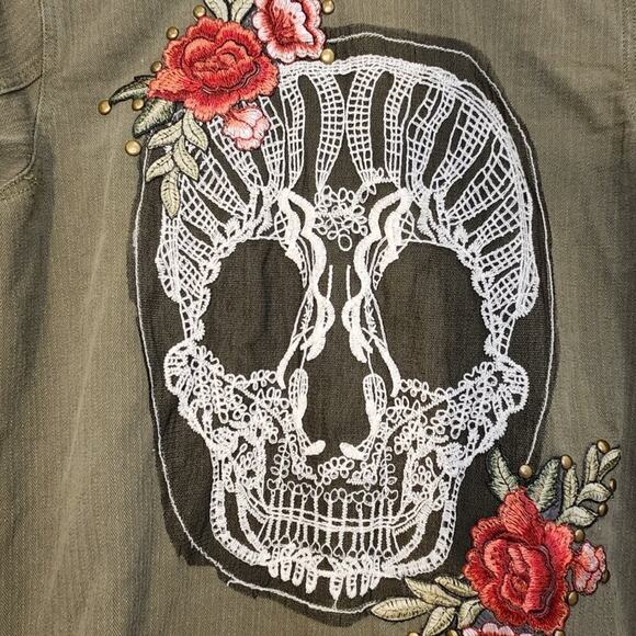 Fashion Nova Utility Shirt Shacket Jacket Skull and Roses - Size M - Picture 5 of 8